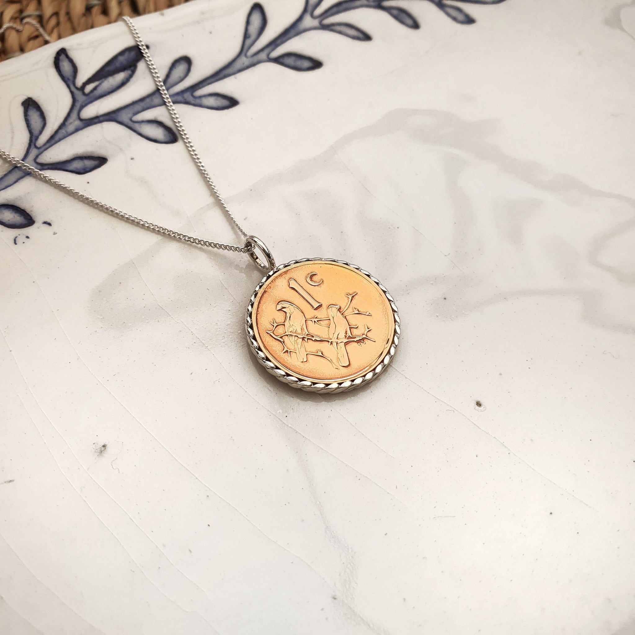 アクセサリー ORNAMENT COIN CHAIN CTHY 1c Twist Necklace – MIA